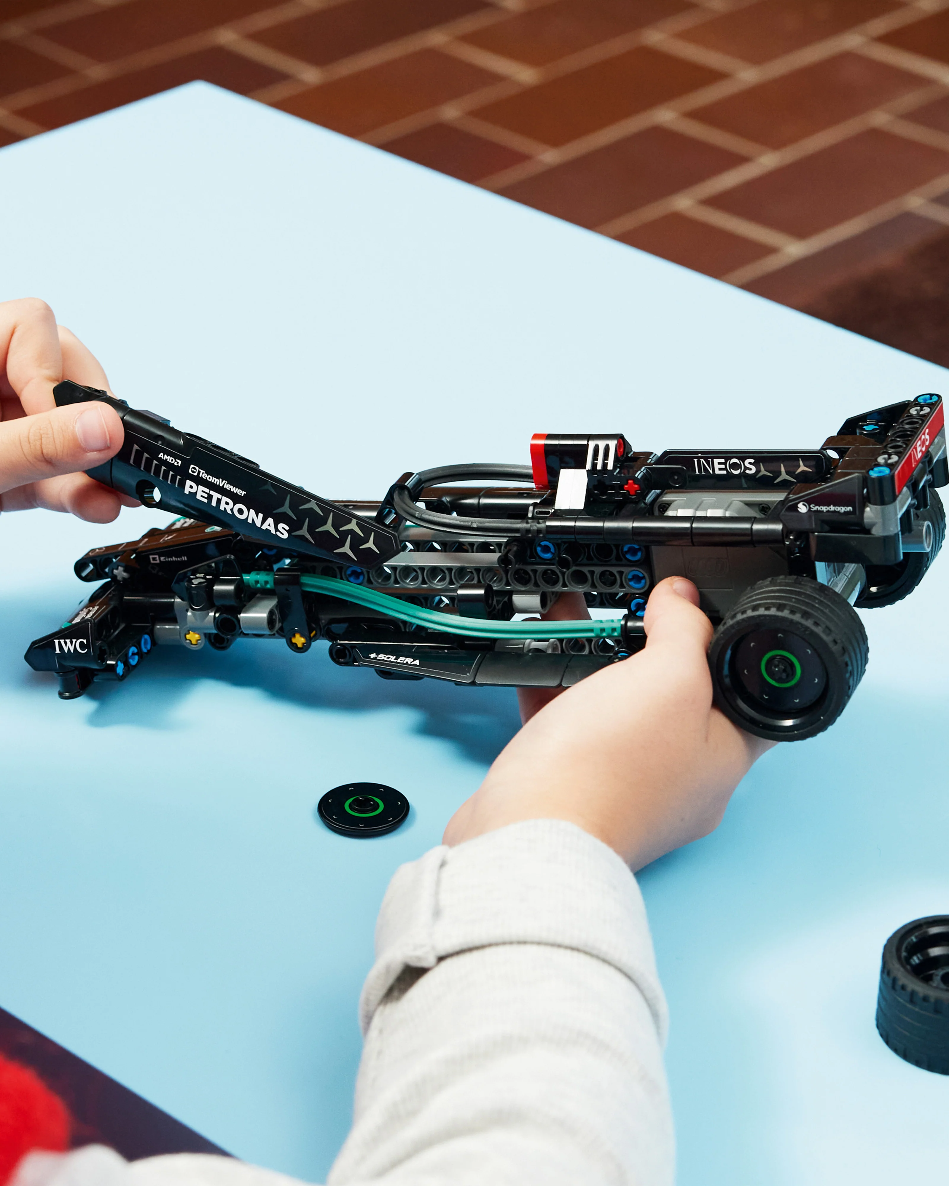 LEGO® Technic Mercedes-AMG F1 W14 E Performance Pull-Back - Image 4